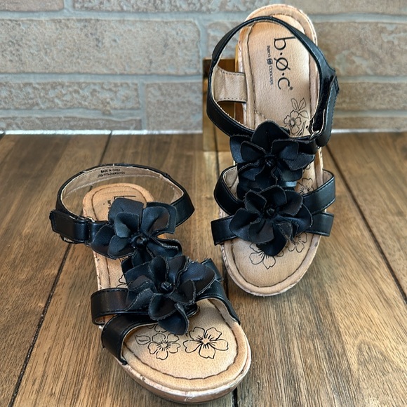Born Concept BOC Black Floral Wedge T-Strap Ankle Strap Velcro Sandal / Size 13 - Picture 3 of 8